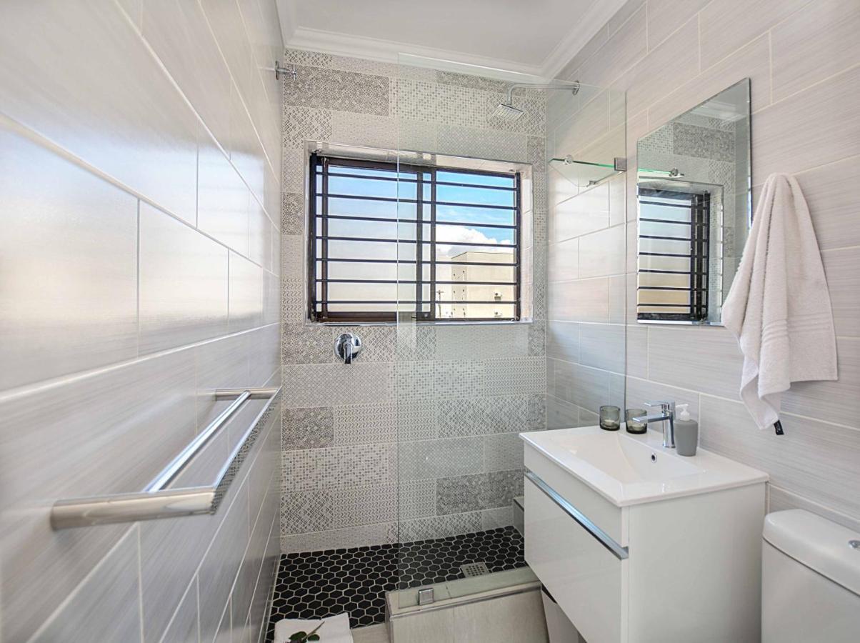 Sea Breeze Apartments Bloubergstrand Exterior foto