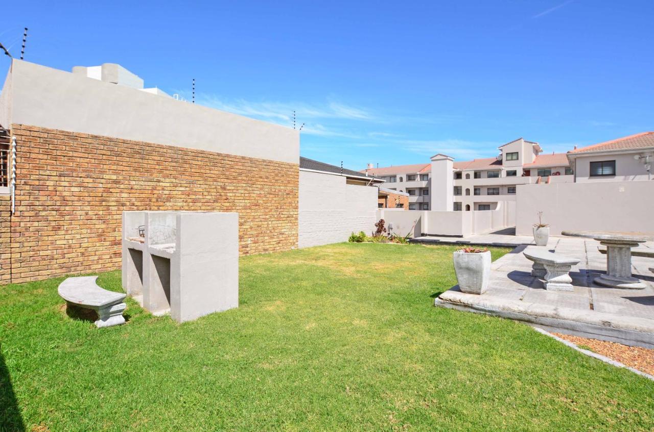 Sea Breeze Apartments Bloubergstrand Exterior foto
